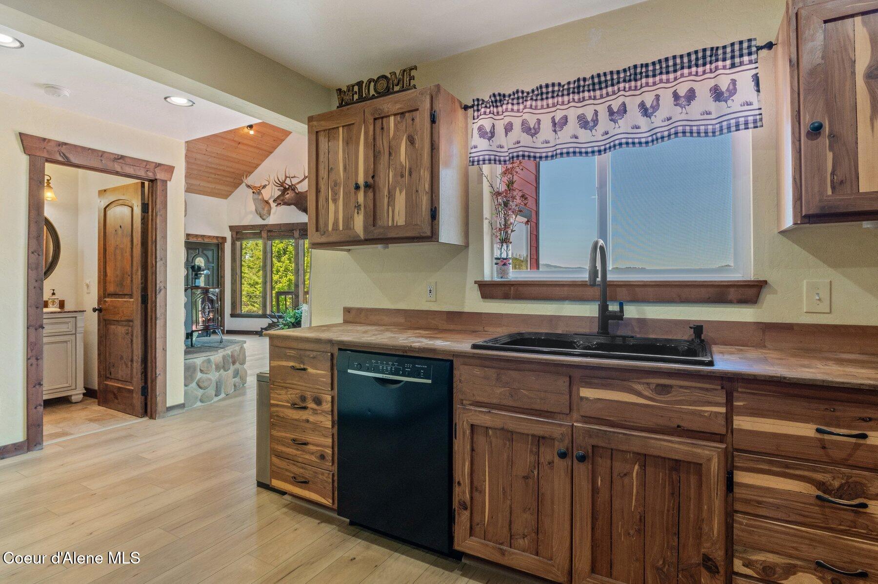 2902 Jewel Lake Road Sagle, ID 83860 - Photo 32 of 51 Kitchen