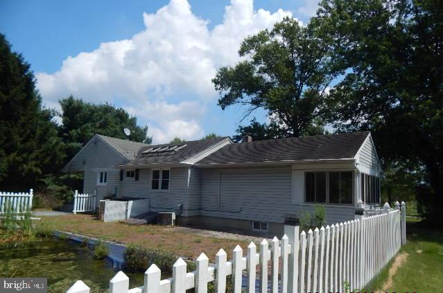 32 Allens Road Hightstown, NJ 08520 - Photo 3 of 21