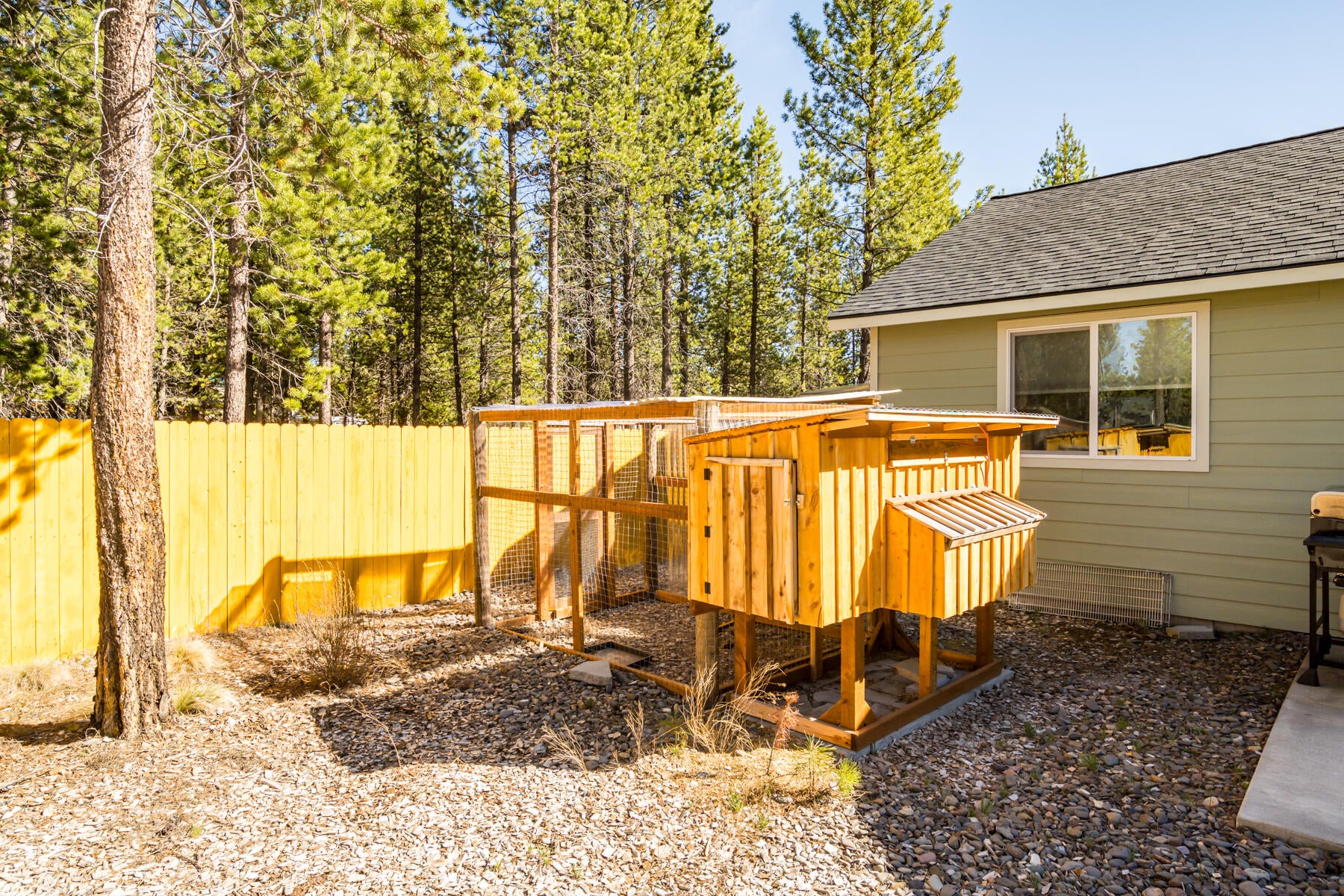 17154 Covina Road Bend, OR 97707 - Photo 35 of 38 JH5_8146