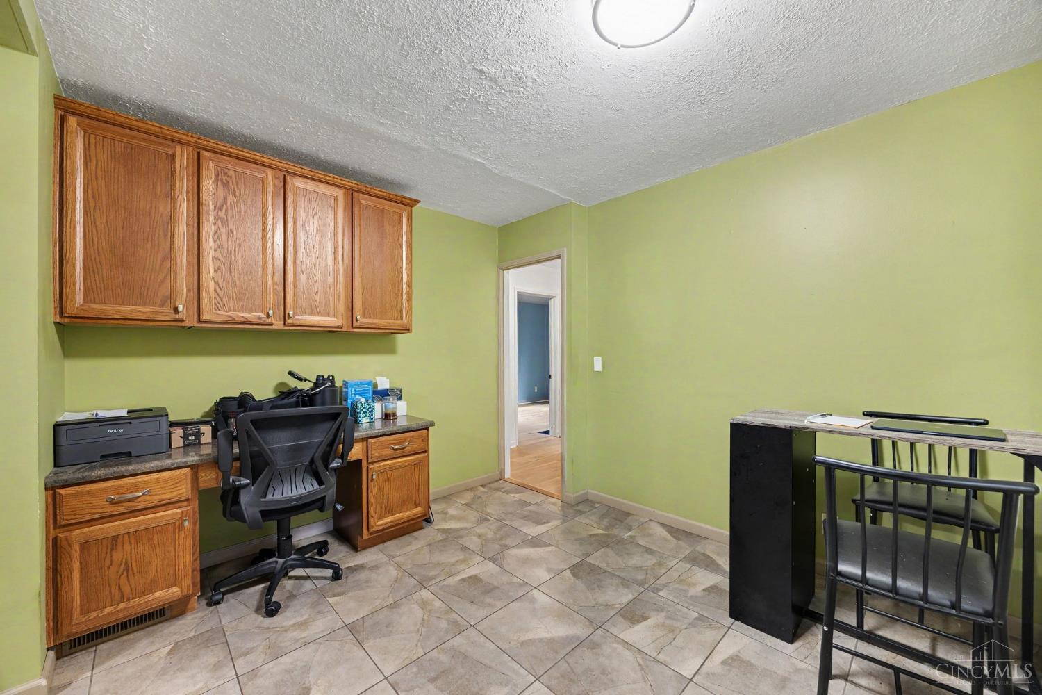 6480 Ridgefield Drive Cincinnati, OH 45224 - Photo 8 of 22