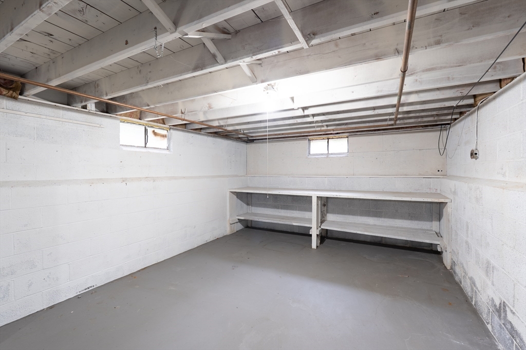 725 Lombard Road Chicopee, MA 01020 - Photo 27 of 36 Gallery Image 27