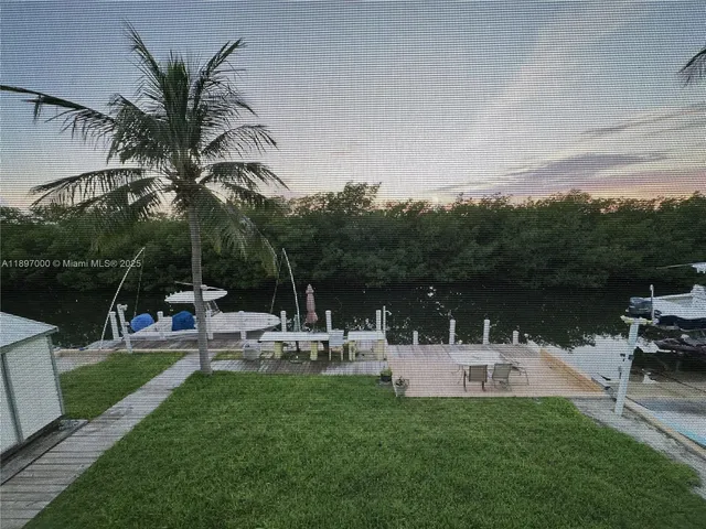$1,990,000 | 164 Venetian Drive, Islamorada, FL 33036