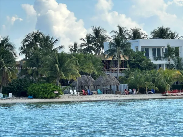 $1,990,000 | 164 Venetian Drive, Islamorada, FL 33036