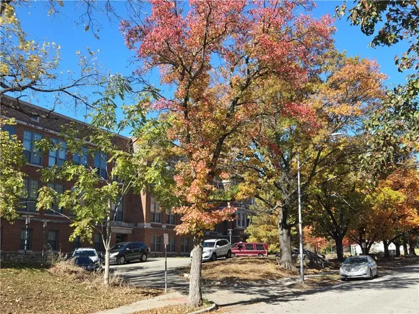 $275,000 | 4333 Tracy Avenue, Kansas City, MO 64110