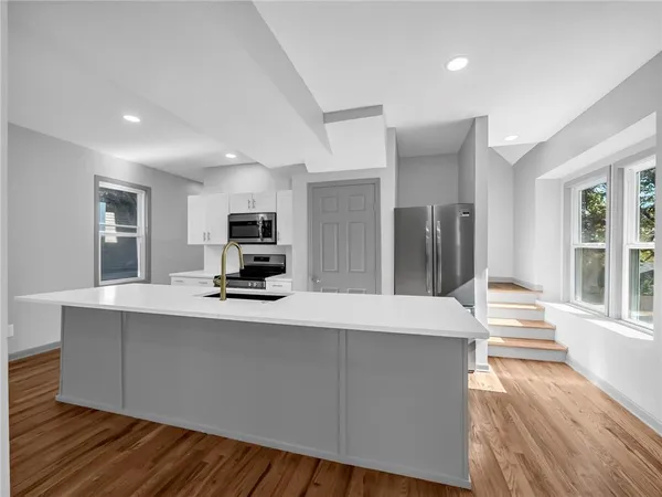 $275,000 | 4333 Tracy Avenue, Kansas City, MO 64110