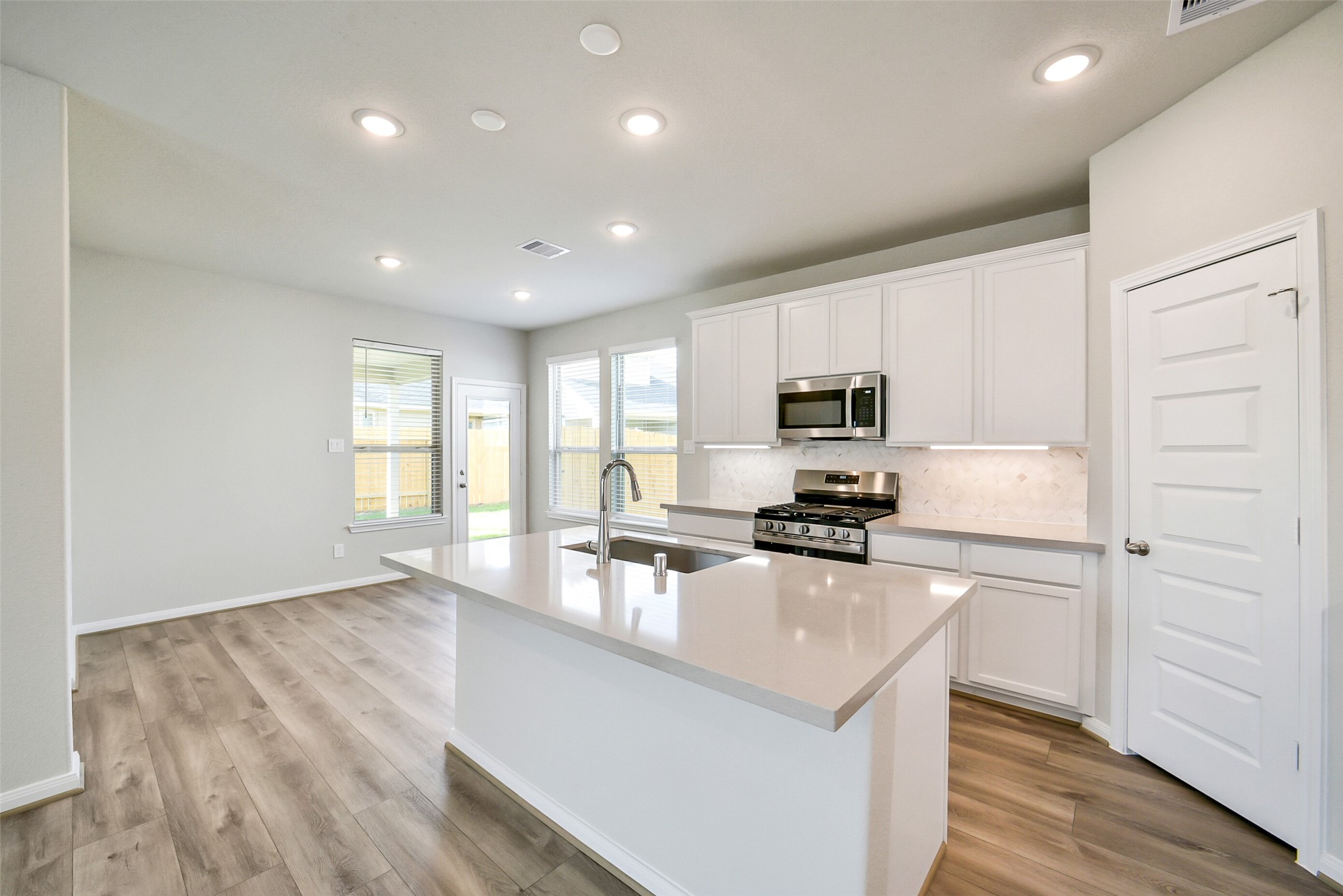 4207 Sternside Lane Houston, TX 77053 - Photo 15 of 42