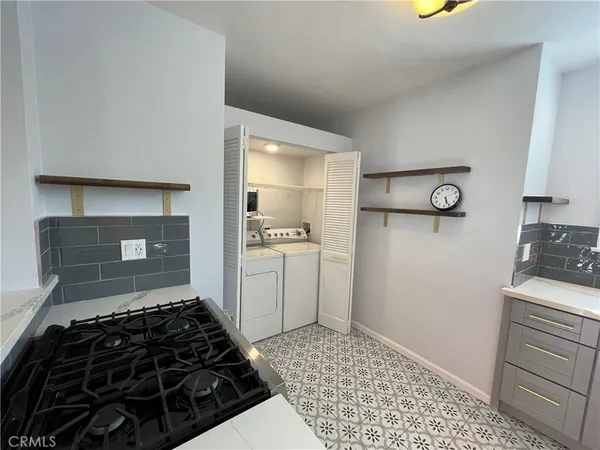 $3,075 | 4447 East 14th Street, Long Beach, CA 90804