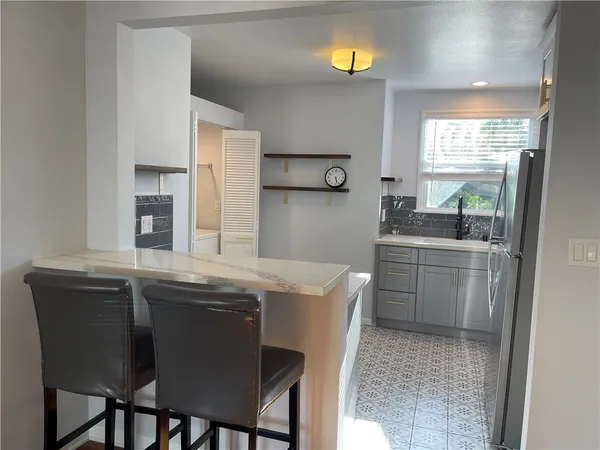 $3,075 | 4447 East 14th Street, Long Beach, CA 90804