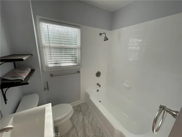 $3,075 | 4447 East 14th Street, Long Beach, CA 90804