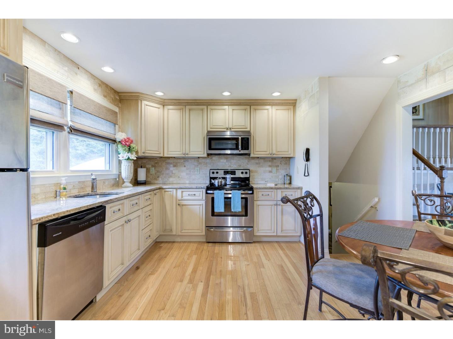 711 Hilltop Road Cinnaminson, NJ 08077 - Photo 13 of 25 Kitchen