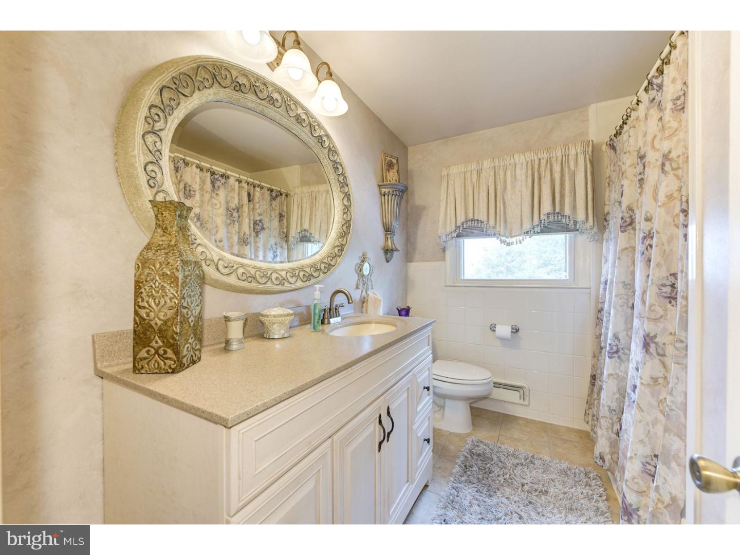 711 Hilltop Road Cinnaminson, NJ 08077 - Photo 15 of 25 Bathroom