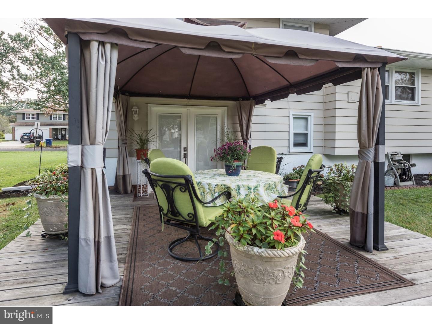 711 Hilltop Road Cinnaminson, NJ 08077 - Photo 3 of 25 Patio