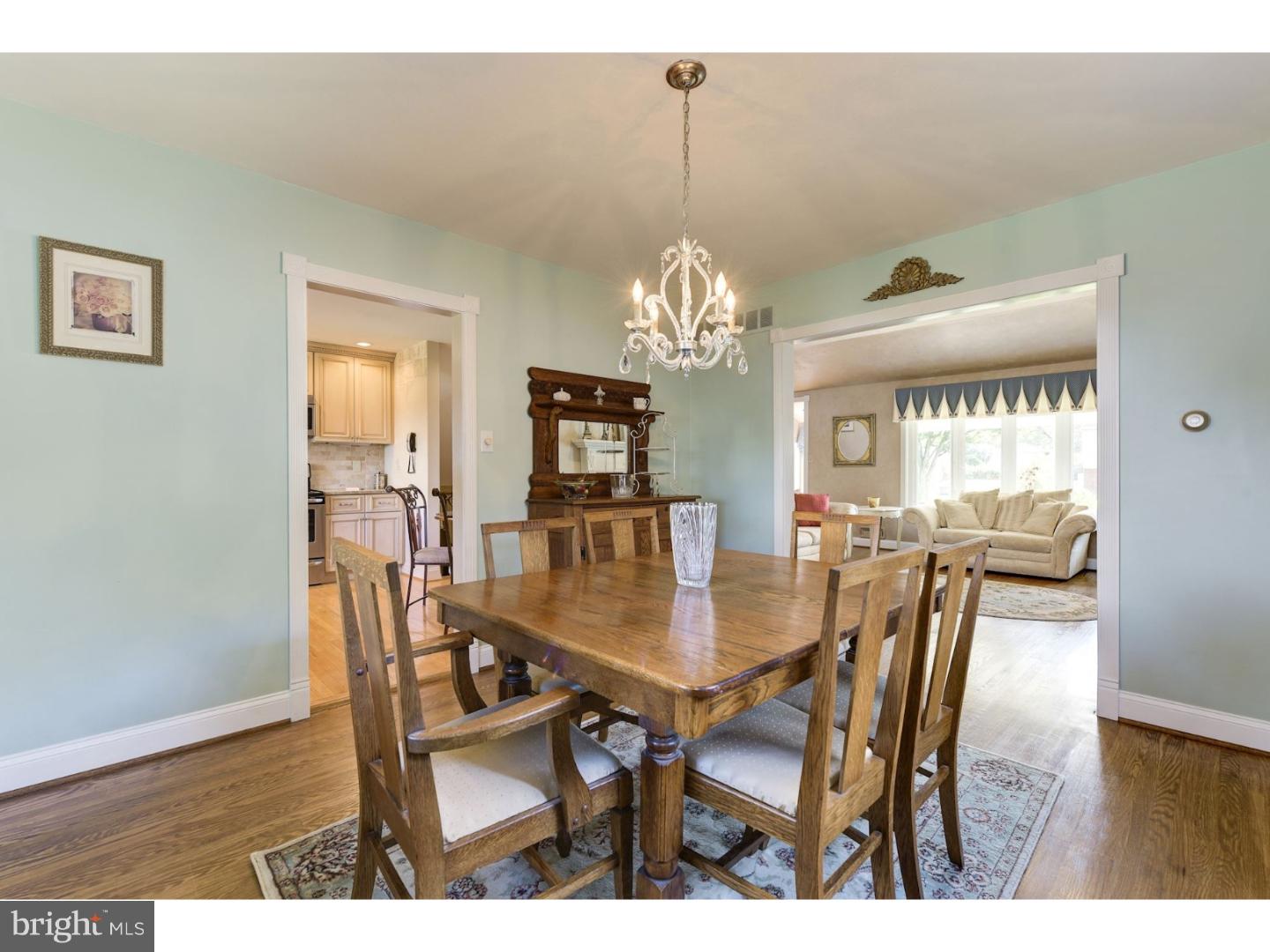 711 Hilltop Road Cinnaminson, NJ 08077 - Photo 10 of 25 Dining Room