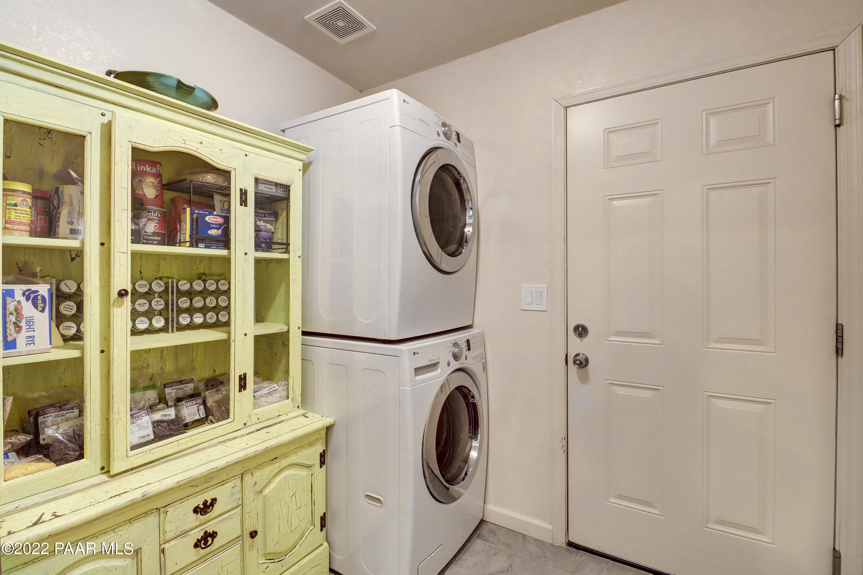 2290 West Canta Libre Road Chino Valley, AZ 86323 - Photo 19 of 45 019_Laundry Room