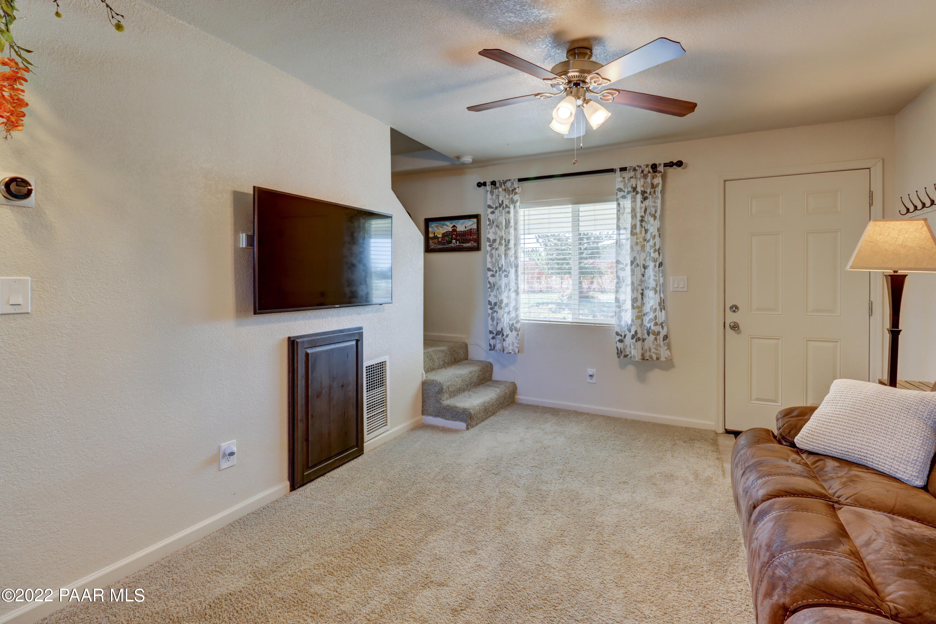 2290 West Canta Libre Road Chino Valley, AZ 86323 - Photo 4 of 45 004_Living Room