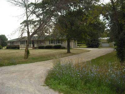 900 Escott Road Owosso, MI 48867 - Photo 2 of 14 20215058-1.JPG