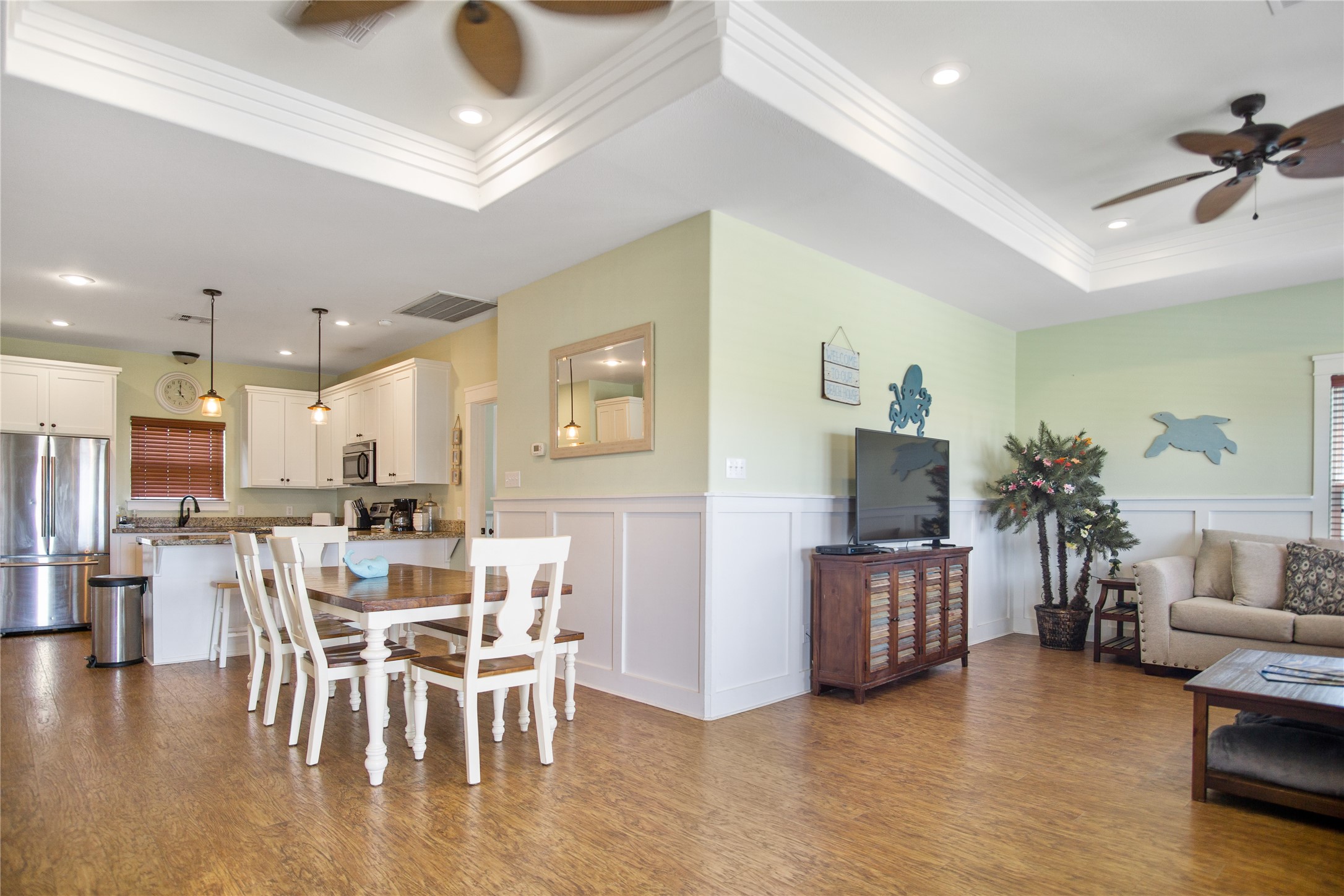988 Gulf Road Crystal Beach, TX 77650 - Photo 6 of 36
