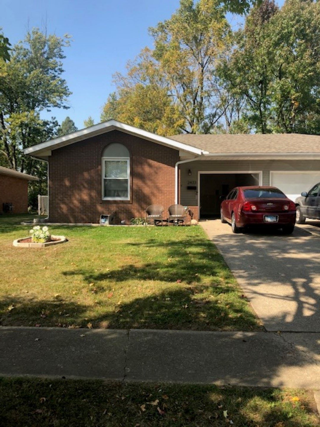 2433-2435 Delaware Drive Springfield, IL 62702 - Photo 2 of 3 Gallery Image 2