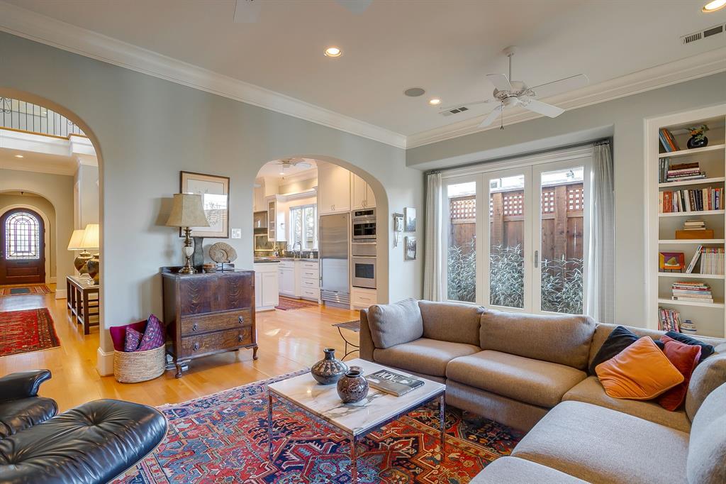 1620 Western Avenue Fort Worth, TX 76107 - Photo 23 of 40 a living room with furniture and a large window
