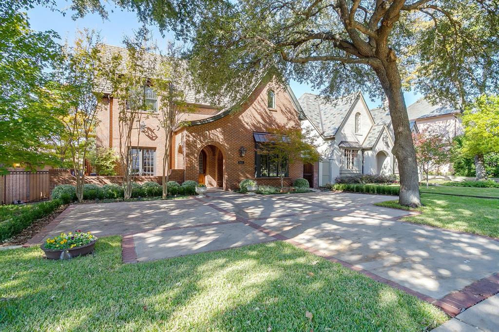 1620 Western Avenue Fort Worth, TX 76107 - Photo 3 of 40 a view of a house with a yard