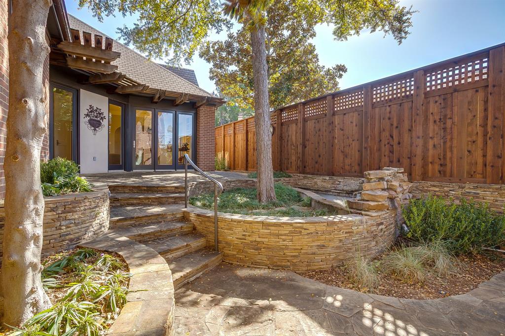 1620 Western Avenue Fort Worth, TX 76107 - Photo 39 of 40 a view of a house with backyard and sitting area