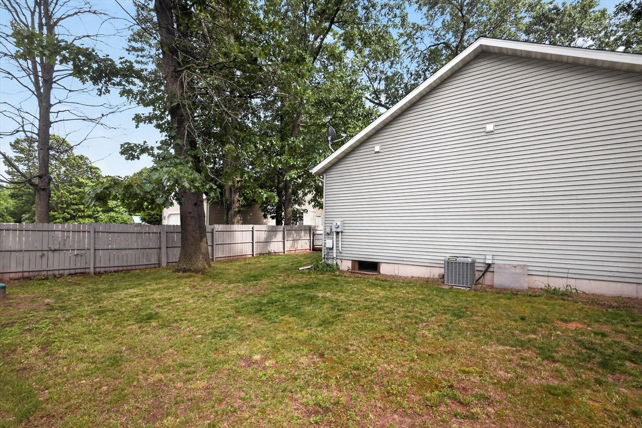 3427 Easy Street St. Joseph, MI 49085 - Photo 23 of 32