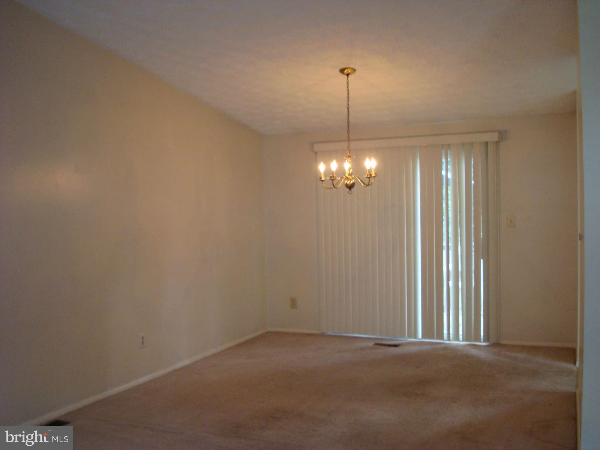 533 Fuselage Avenue Baltimore, MD 21221 - Photo 3 of 27 Dining Room