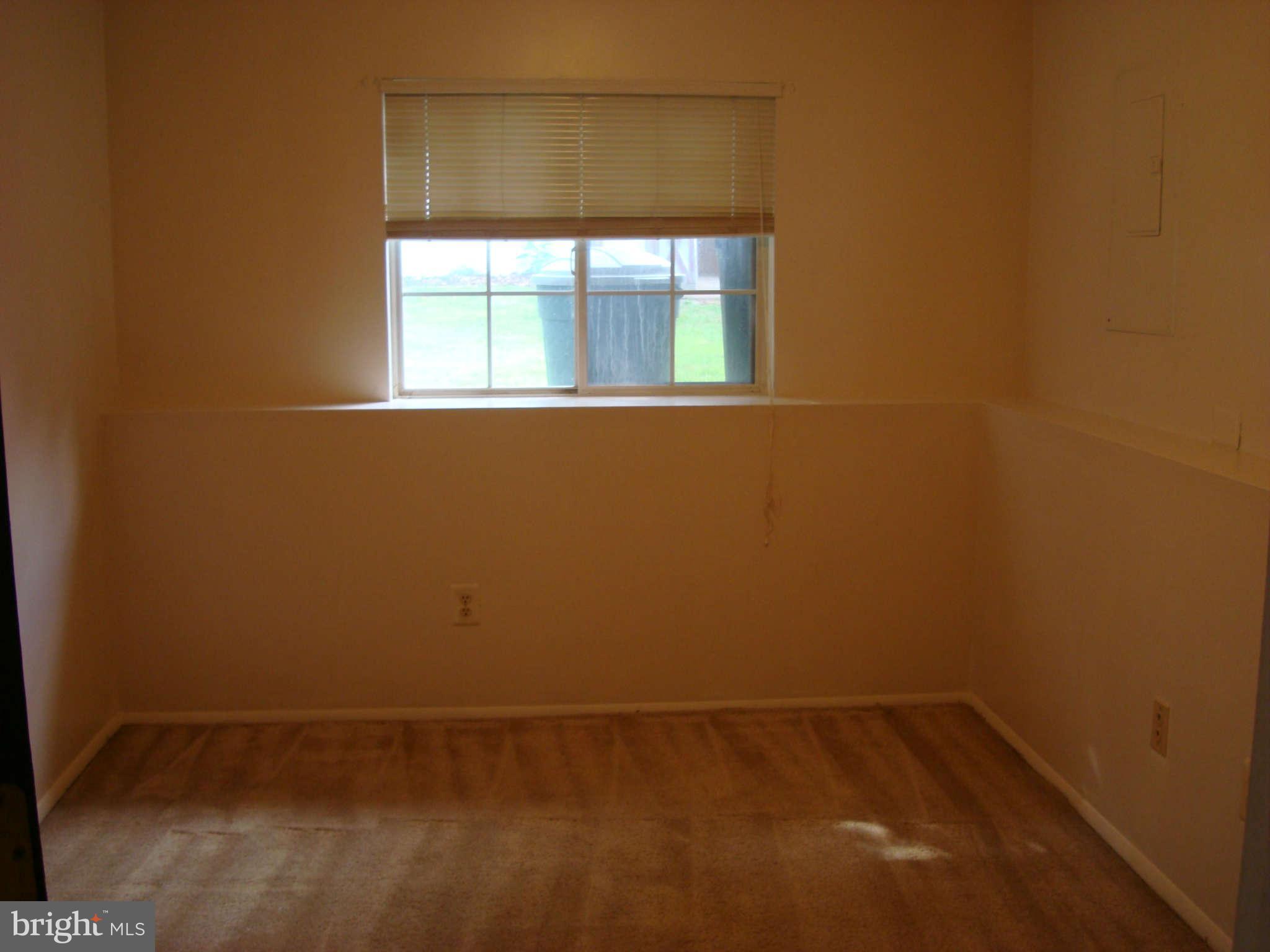 533 Fuselage Avenue Baltimore, MD 21221 - Photo 10 of 27 Interior General