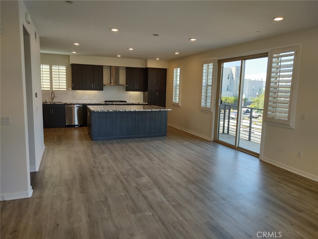 202 Paramount Irvine, CA 92618 - Photo 7 of 24