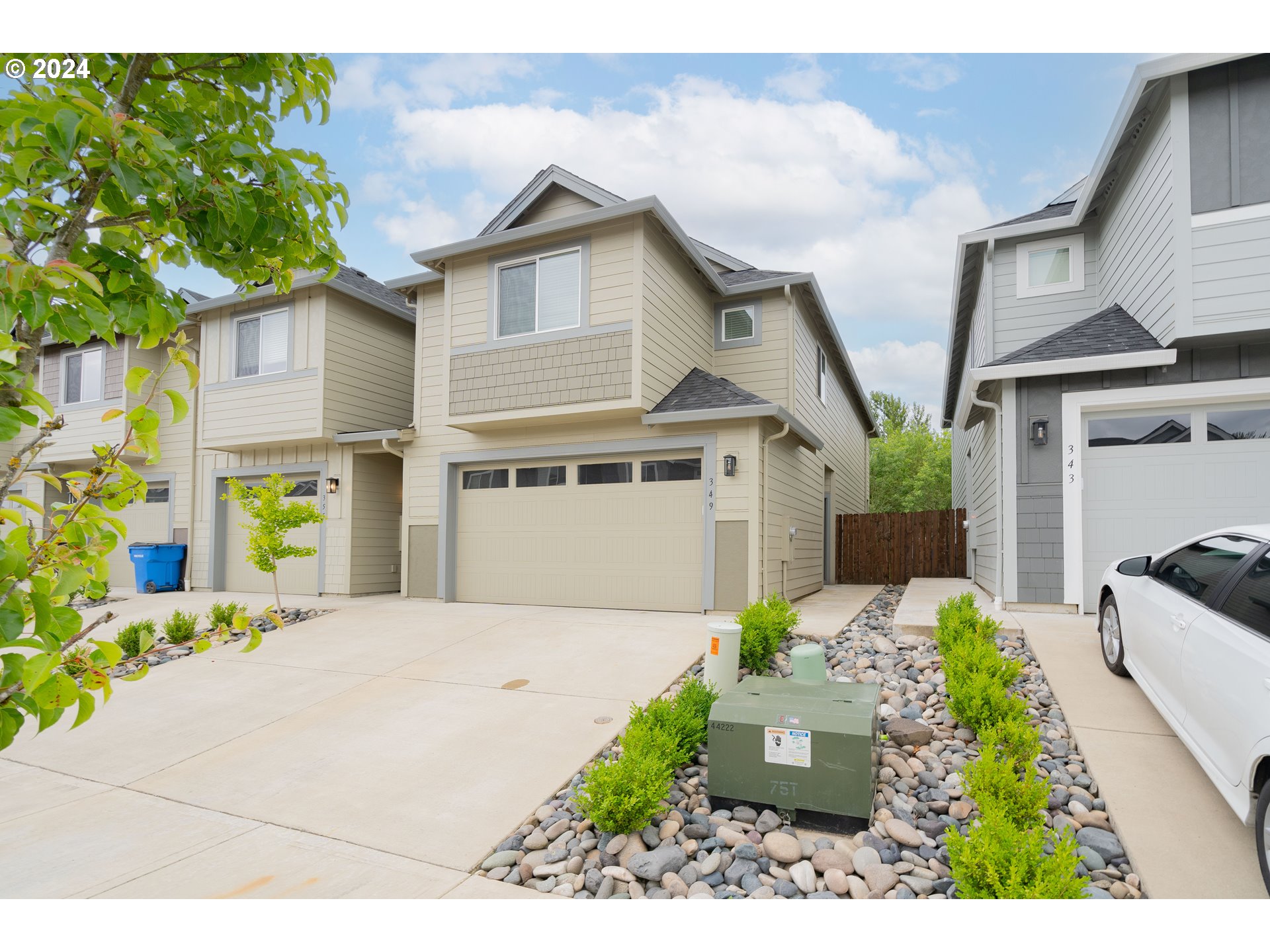 349 South 69th Place Ridgefield, WA 98642 - Photo 42 of 45 a front view of a house with garden