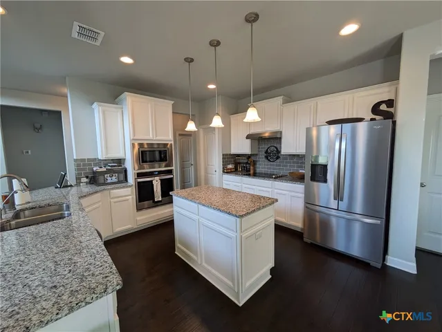 $2,295 | 892 Maple Drive, New Braunfels, TX 78130