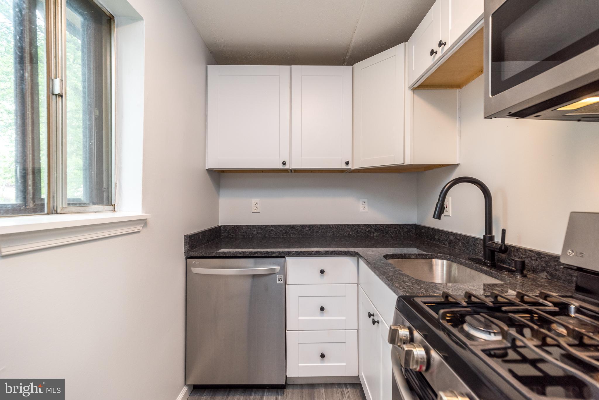 885 North York Road, Unit 29A Warminster, PA 18974 - Photo 12 of 23 Stainless steel appliances