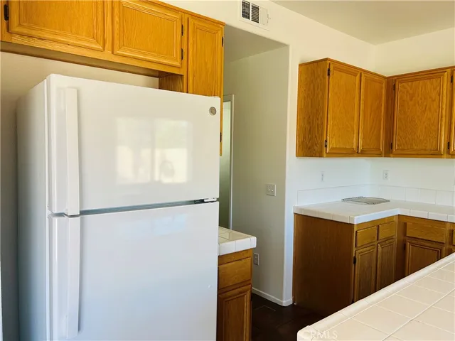 $2,300 | 13145 Falcon Trail, Victorville, CA 92392