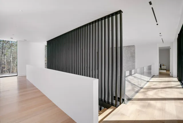 $5,995,000 | 8 Barnes Avenue, East Hampton, NY 11937