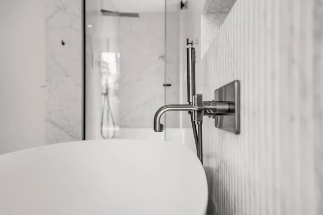 $5,995,000 | 8 Barnes Avenue, East Hampton, NY 11937