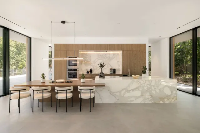 $5,995,000 | 8 Barnes Avenue, East Hampton, NY 11937