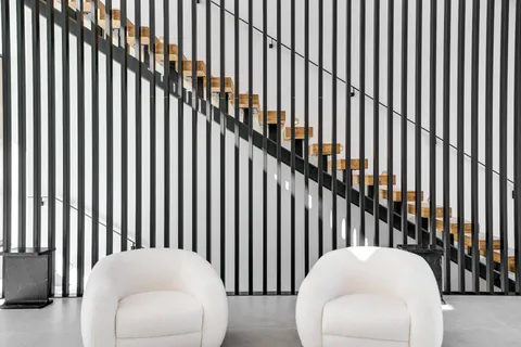 $5,995,000 | 8 Barnes Avenue, East Hampton, NY 11937