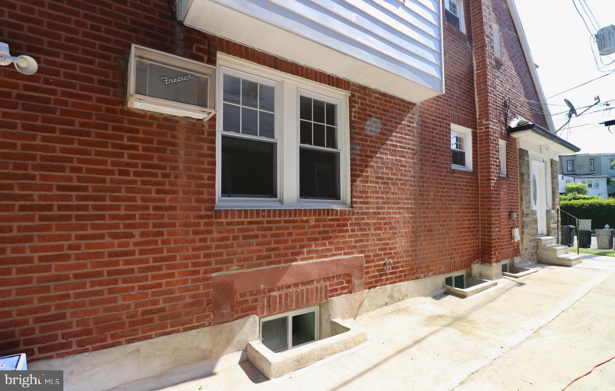 918 Rundale Avenue Lansdowne, PA 19050 - Photo 4 of 36