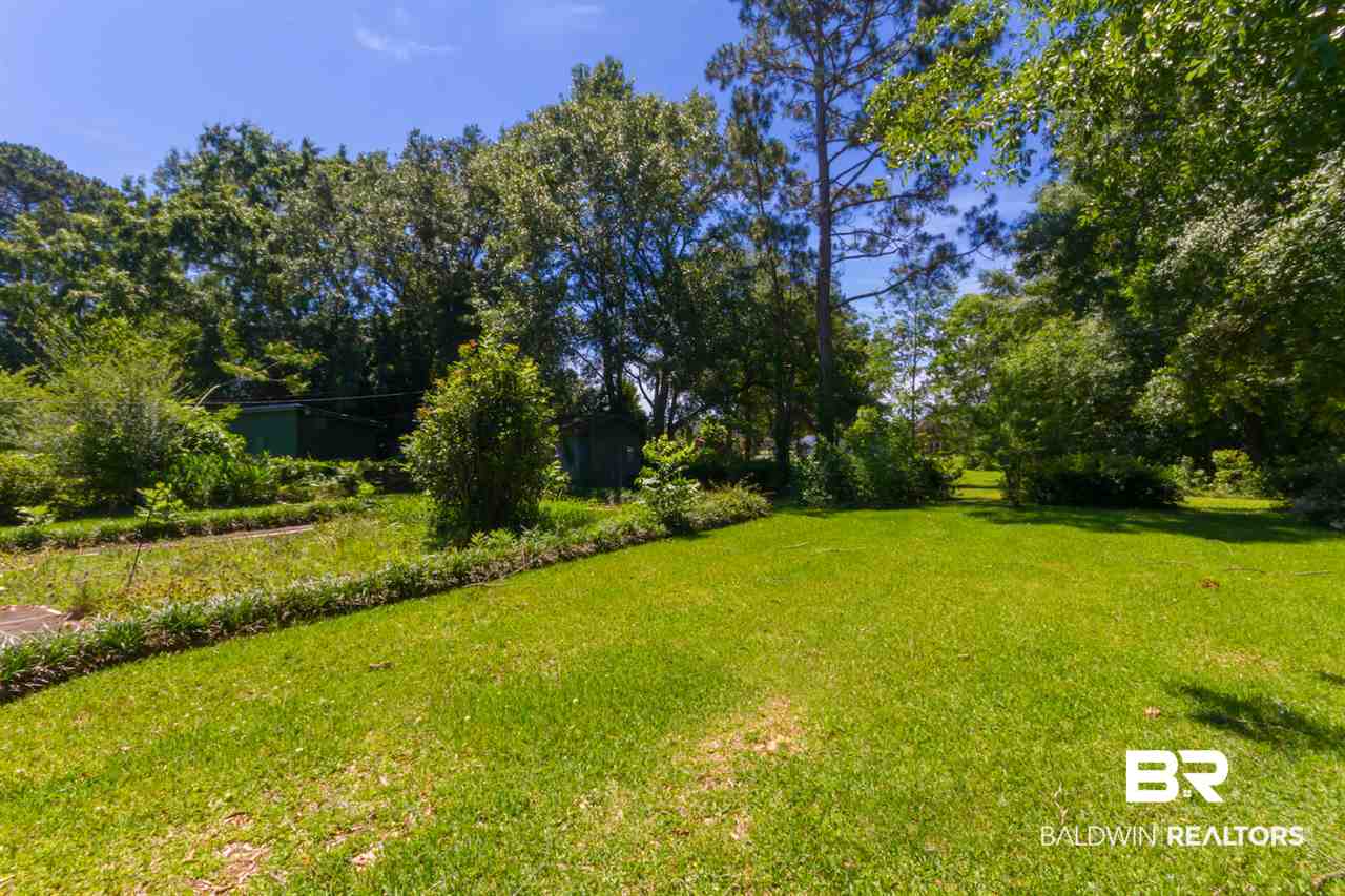 415 West Jackson Avenue Summerdale, AL 36580 - Photo 9 of 23