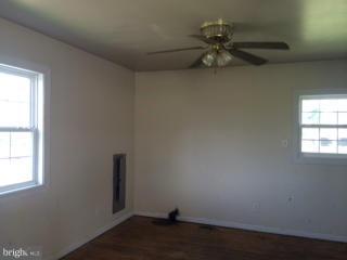 40626 Rudys Lane Loveville, MD 20656 - Photo 3 of 25 Living Room