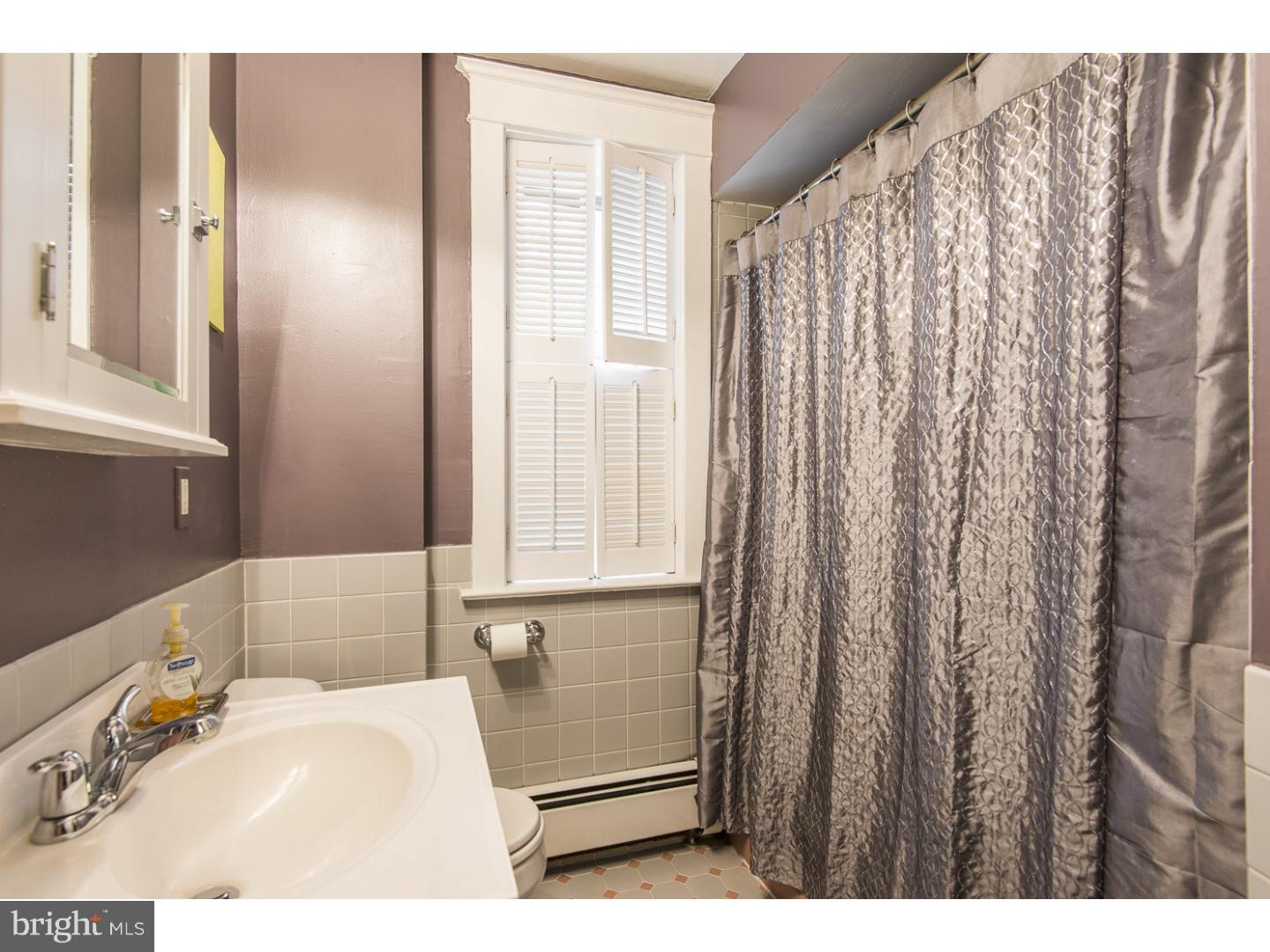 330 Wellesley Road Philadelphia, PA 19119 - Photo 15 of 22 Bathroom