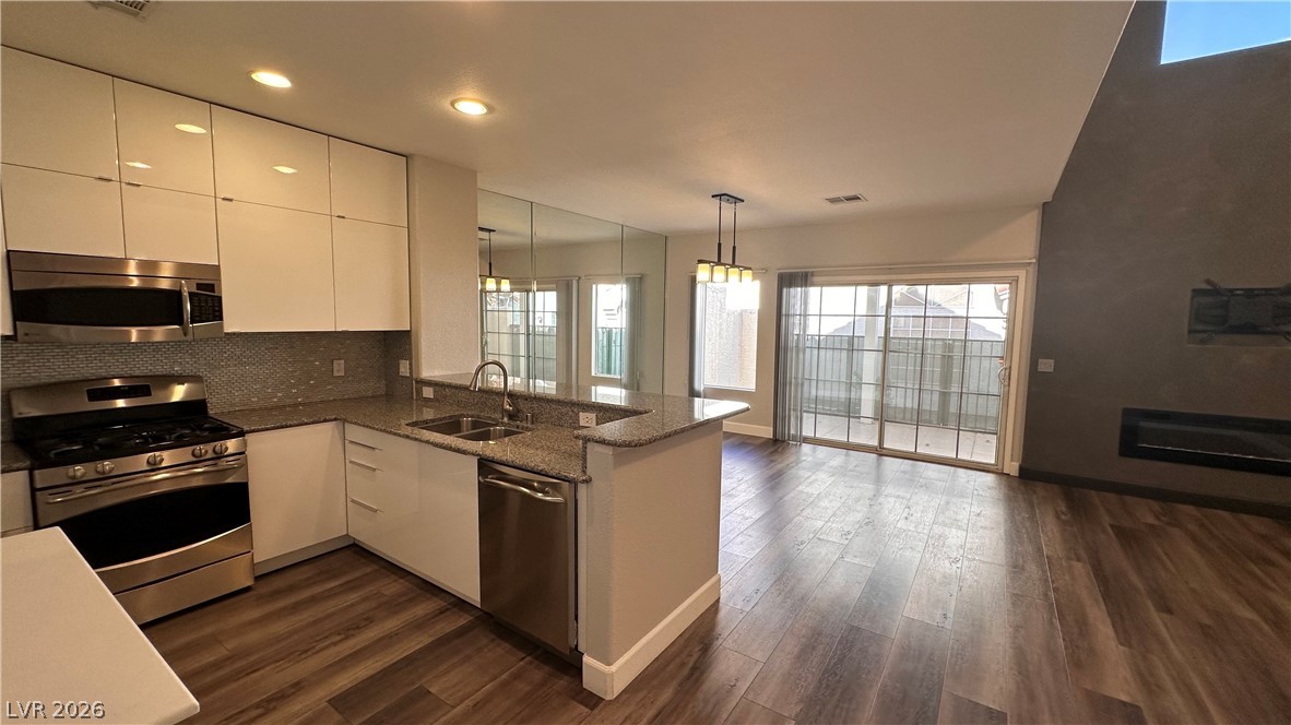 5268 Island Chain Road Las Vegas, NV 89118 - Photo 17 of 52 Kitchen, dining room, family room