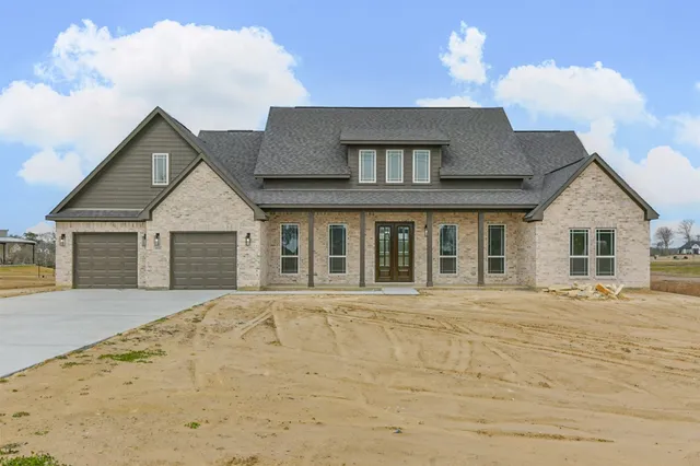 $749,900 | 5611 Camp Creek Road, Baytown, TX 77523