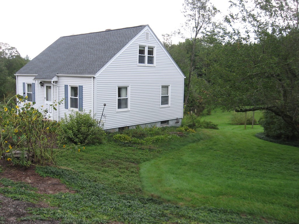 403 Bay Road Belchertown, MA 01007 - Photo 4 of 30 Gallery Image 4