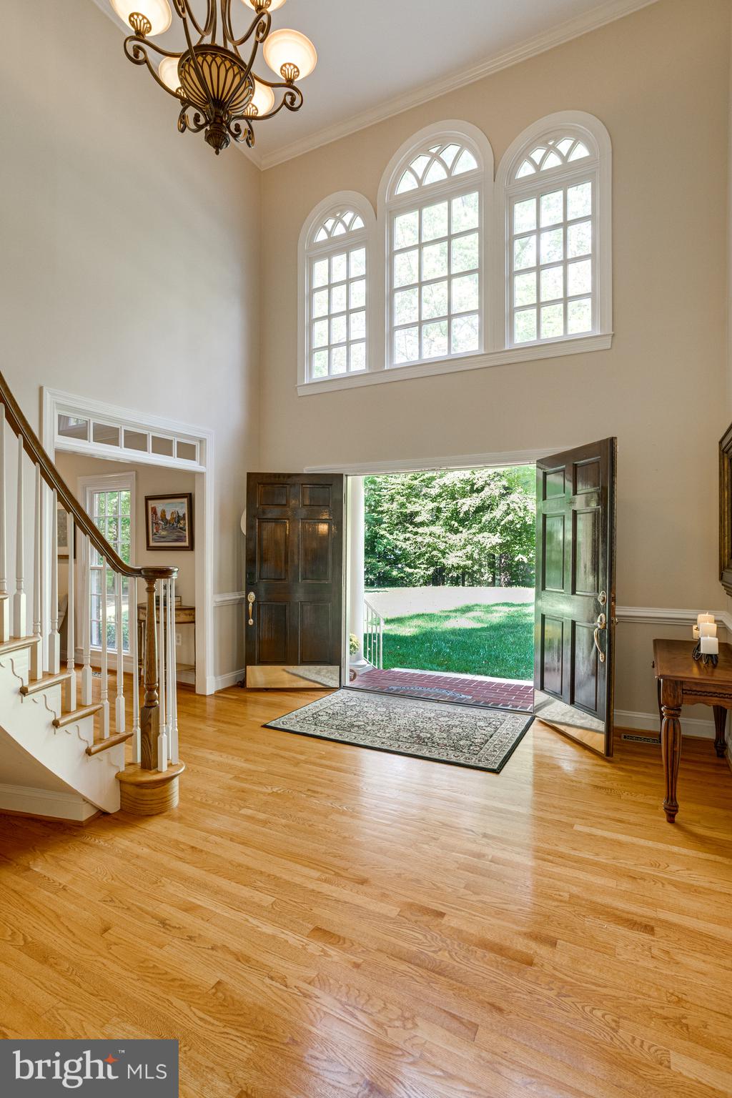 11901 Chapel Road Clifton, VA 20124 - Photo 7 of 98 Lovely Palladium Windows