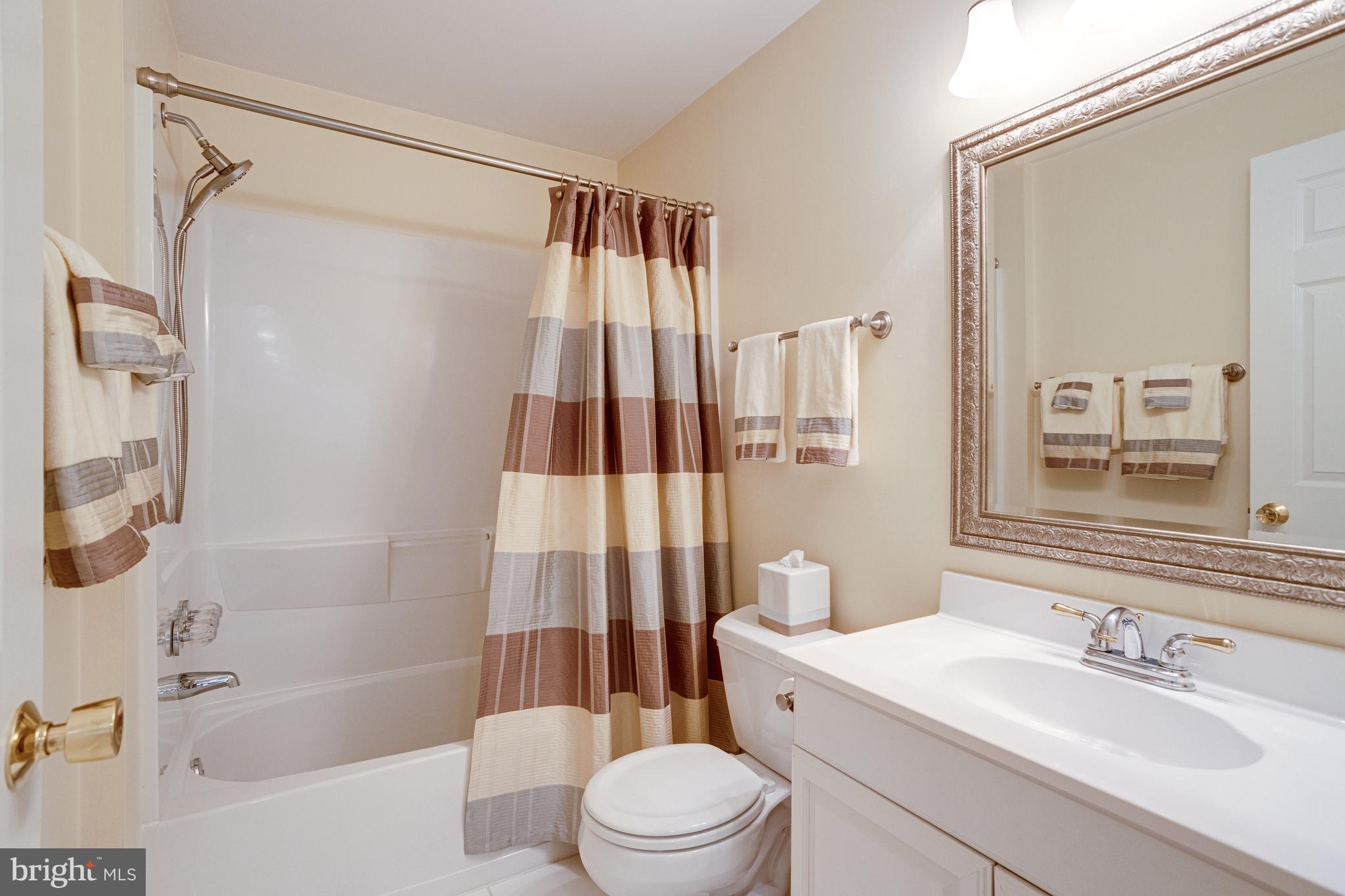 11901 Chapel Road Clifton, VA 20124 - Photo 70 of 98 Bathroom #5