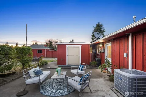 $575,000 | 10702 Douglas Drive Southwest, Lakewood, WA 98499