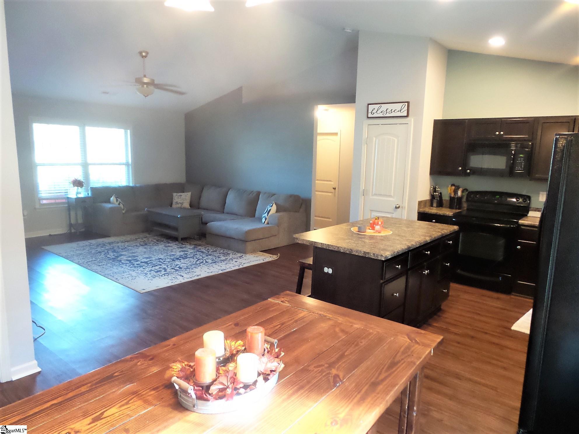 403 Mandys Meadow Drive Inman, SC 29349 - Photo 3 of 36