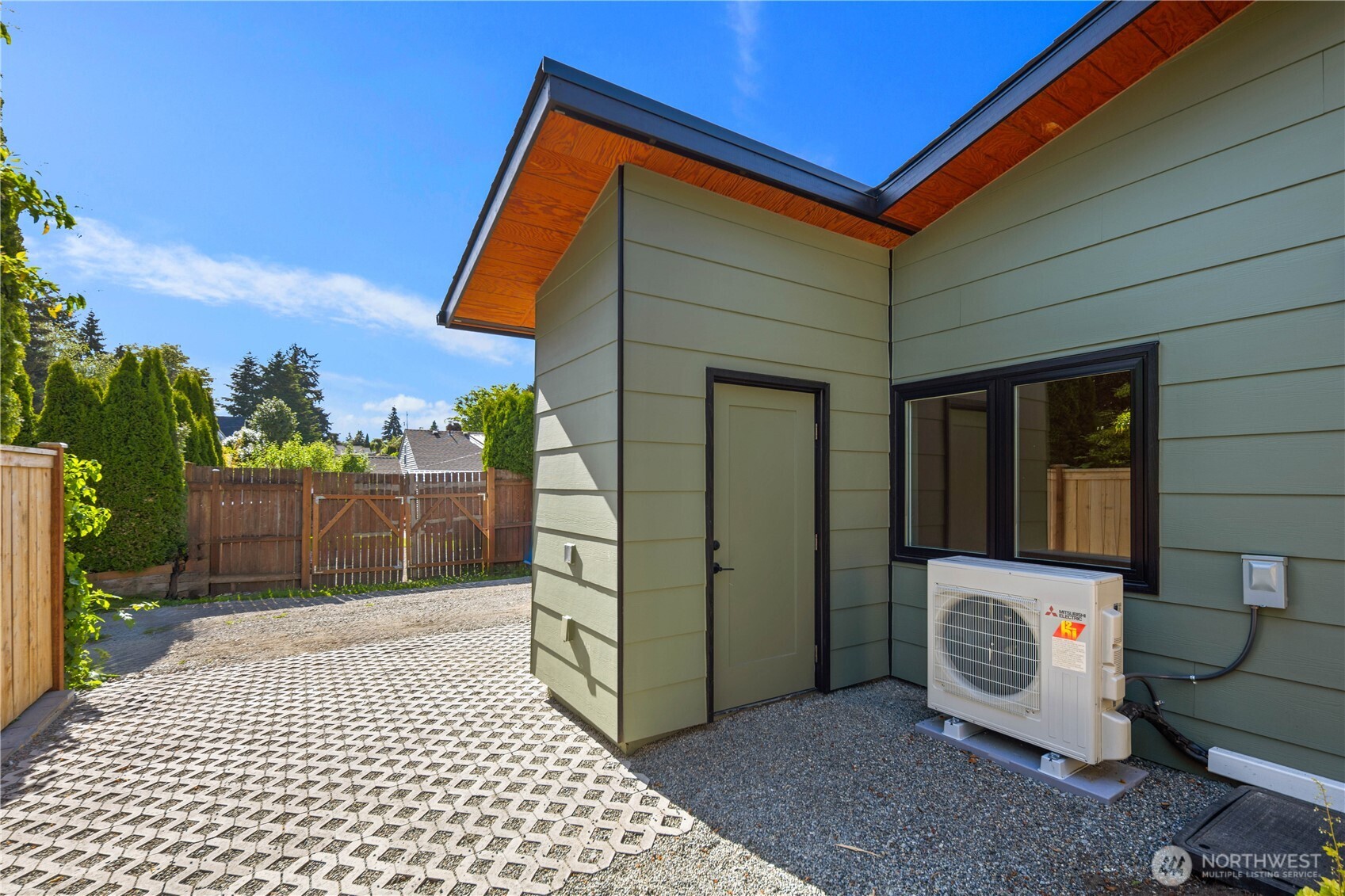 8623 30th Avenue Southwest Seattle, WA 98126 - Photo 11 of 24