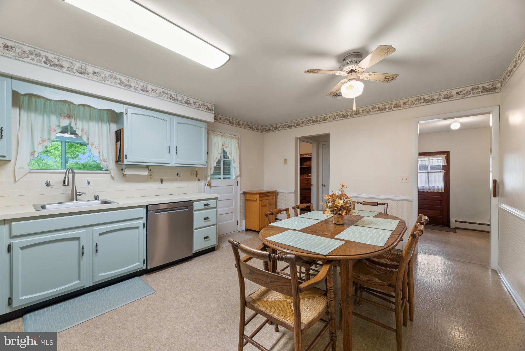 618 Fairmount Road Linthicum Heights, MD 21090 - Photo 10 of 35 Kitchen